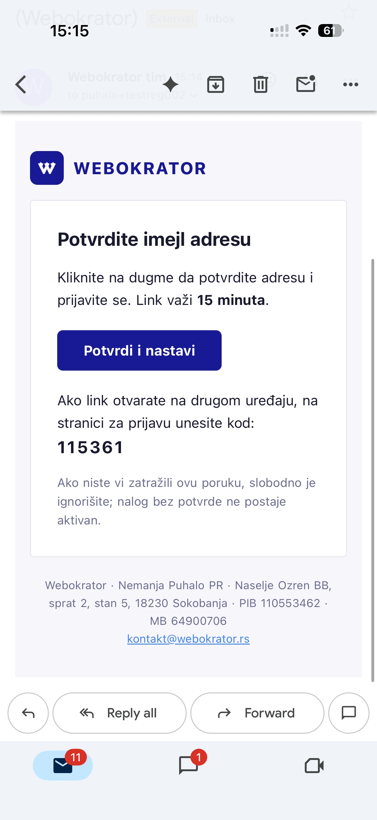 Mejl „Potvrdite imejl adresu" sa dugmetom i kodom za drugi uređaj